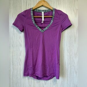 Lululemon Purple V-Neck Ruched Back Short Sleeve Top Size 2 EUC